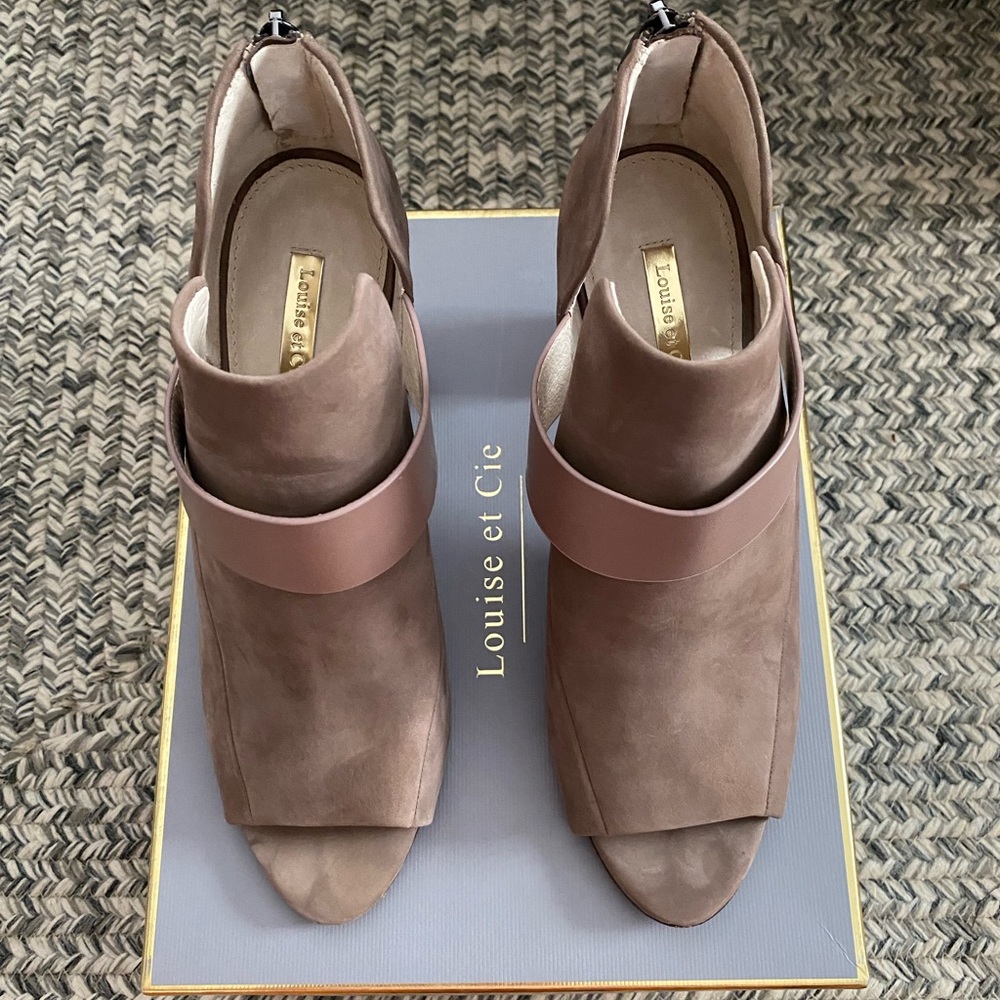 Open-toed booties